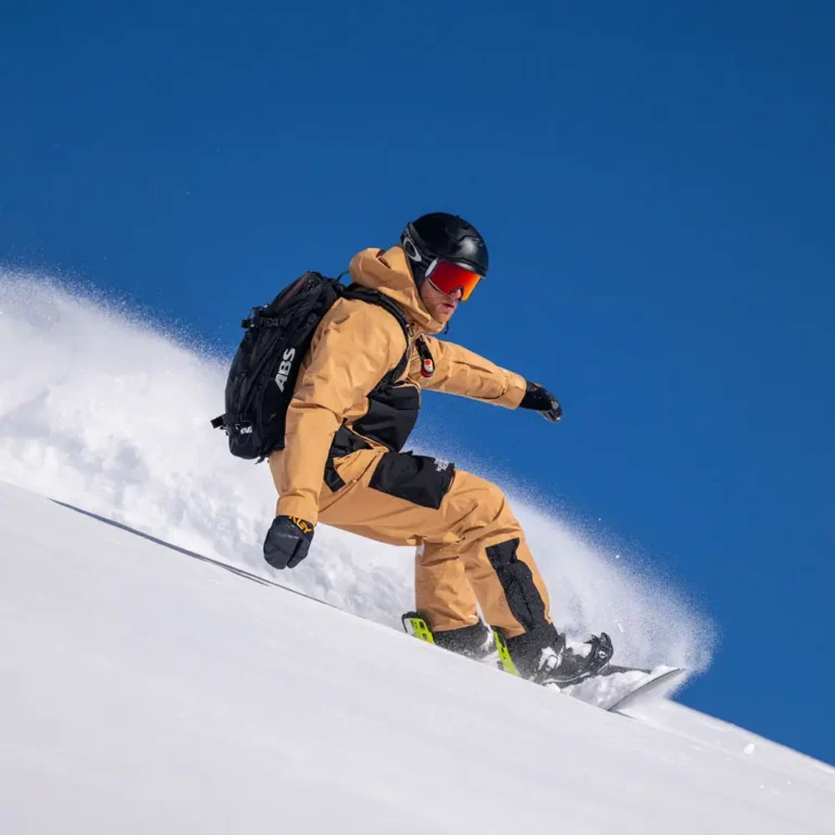 group off piste snowboard