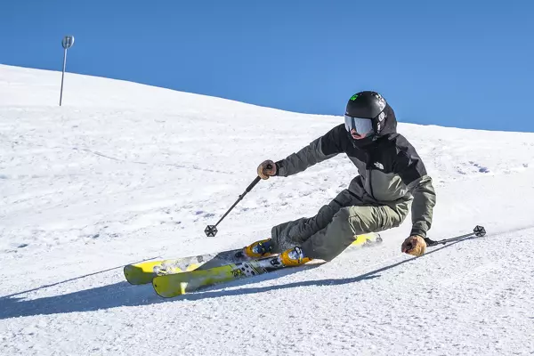 Man skiing