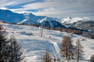 AdobeStock 329757689 copy Peisey Vallandry scaled 1