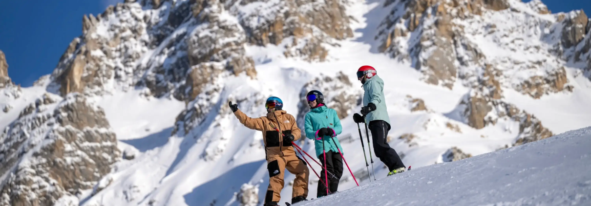 A Ski Instructor teaching 2 pupils in La Tania